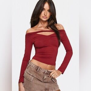 Princess Polly Kressida Off-The-Shoulder Top – Red (Size 2, NWT)